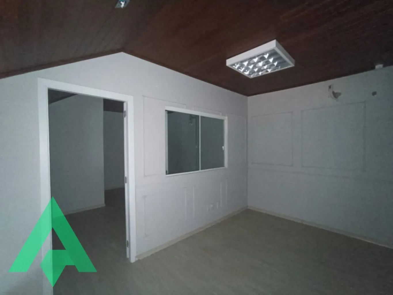 Maravilhosa sala comercial, no Centro de Timbó! — foto 3