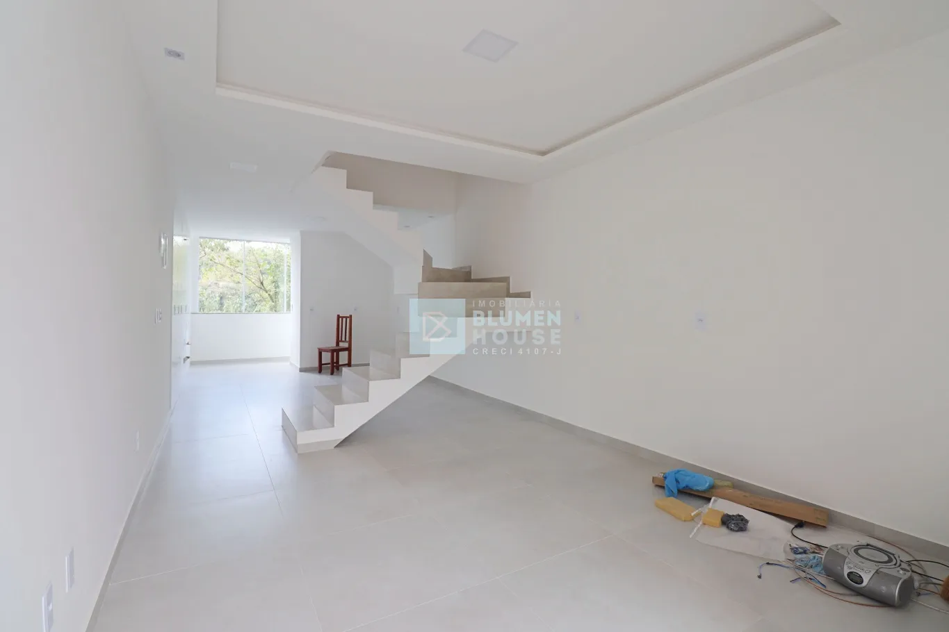 Sobrado triplex no bairro Fortaleza! — foto 4