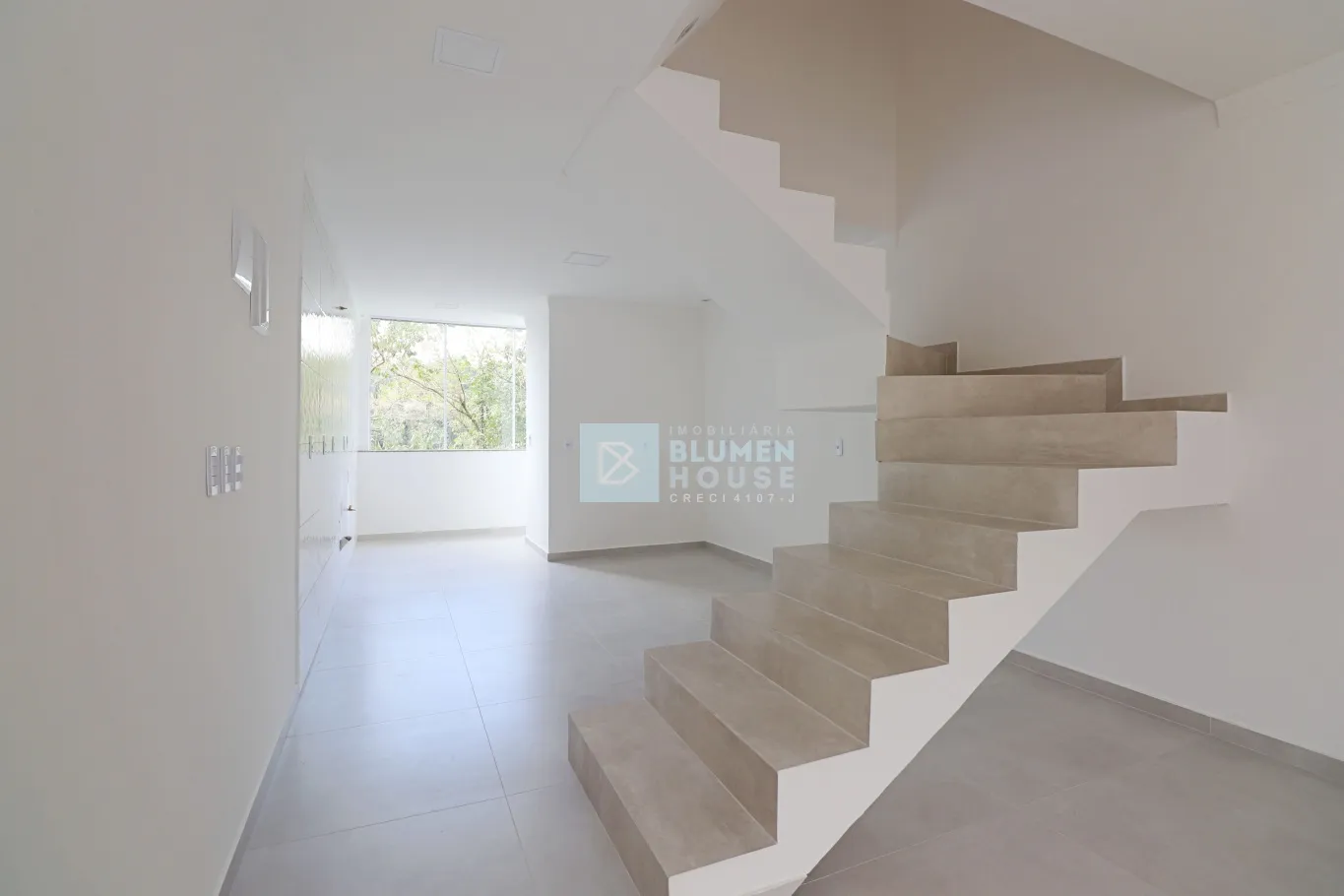Sobrado triplex no bairro Fortaleza! — foto 7