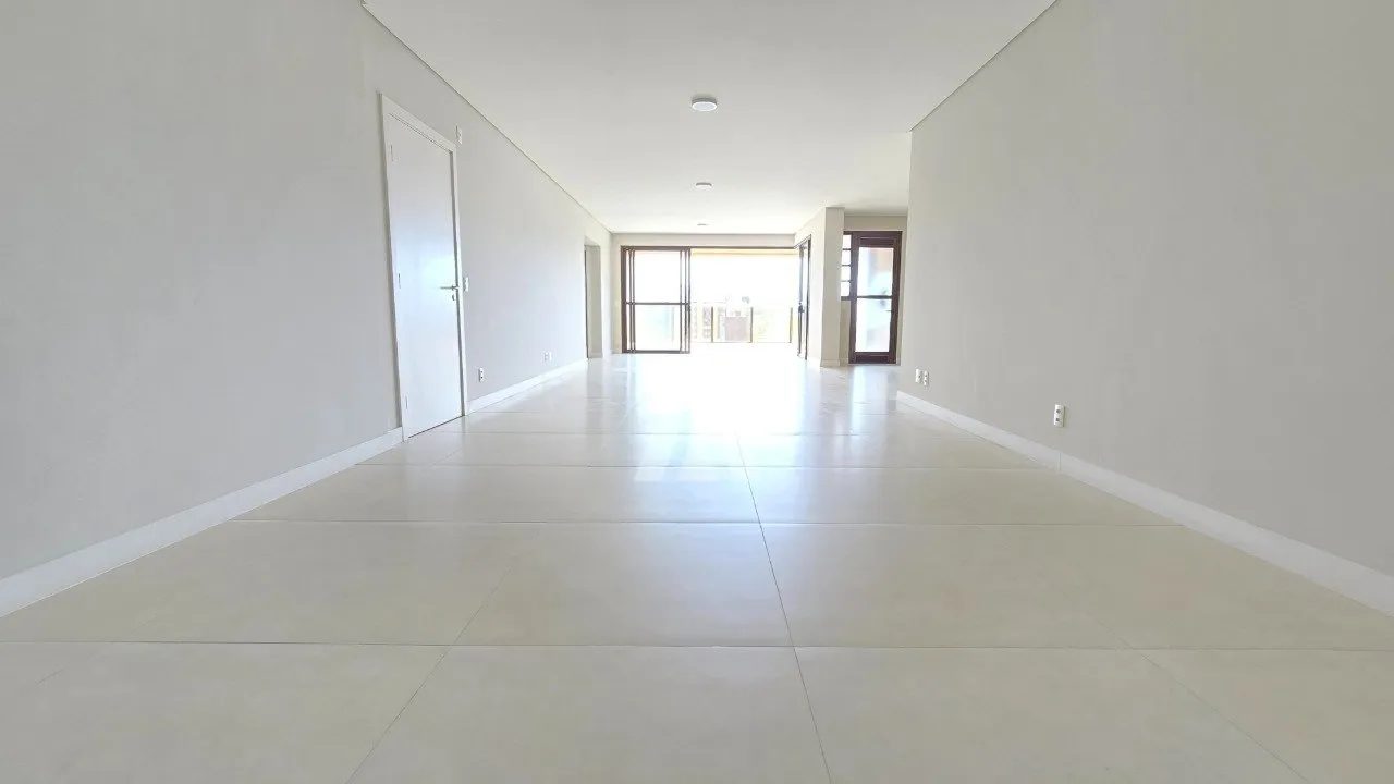 Apartamento com 3 suíte(s) à venda no bairro ATIRADORES em JOINVILLE, de R$ 3.051.136,92 por R$ 2.150.000,00 — foto 3