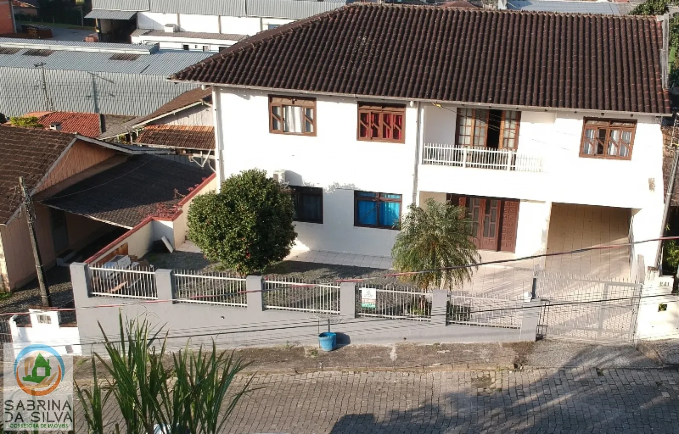 Casa de alvenaria ampla — foto 3