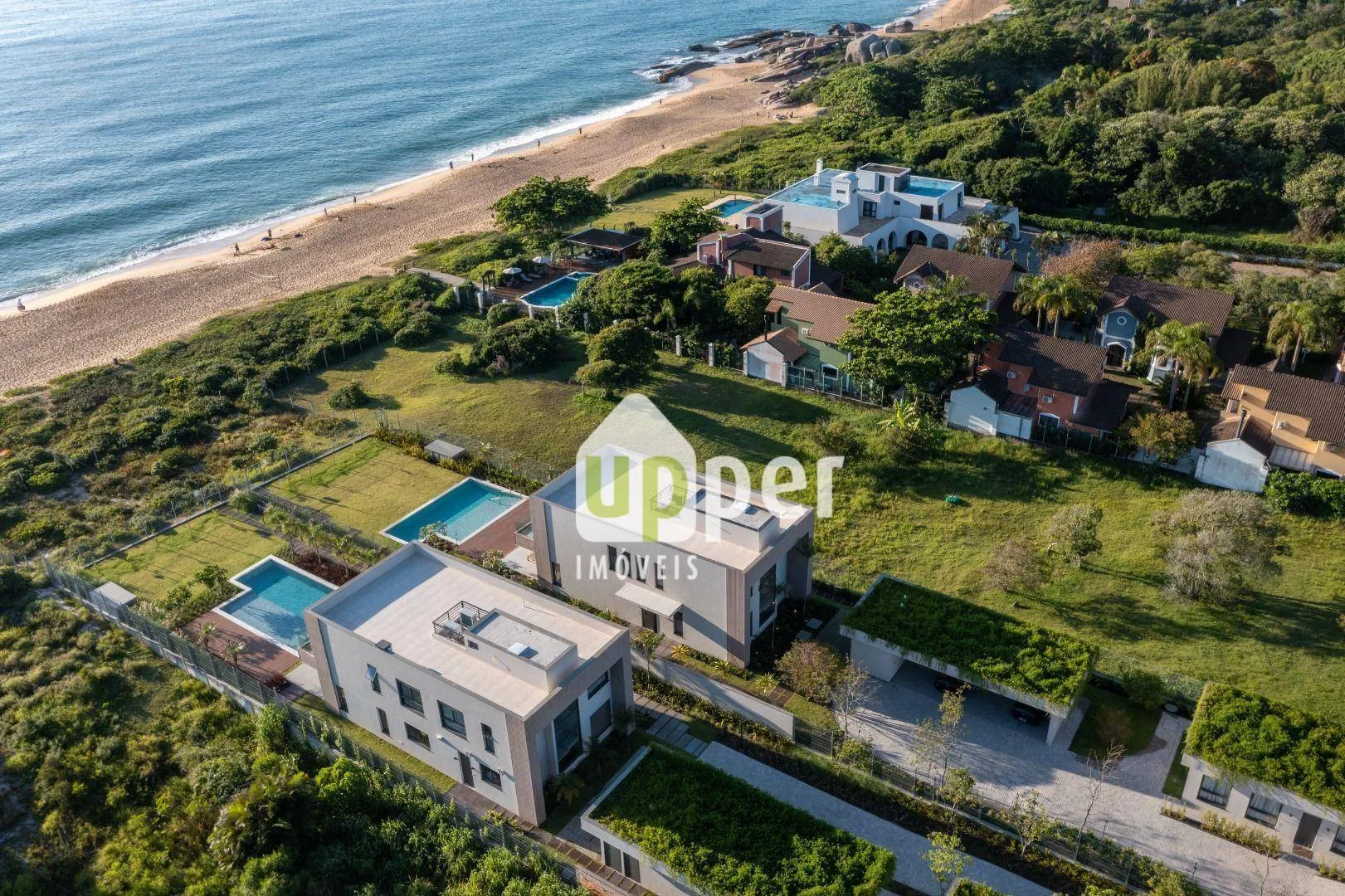 Casa com 4 dormitórios à venda, 458 m por R$ 20.000.000,00 - Praia do Estaleiro - Balneário Camboriú/SC - foto 1