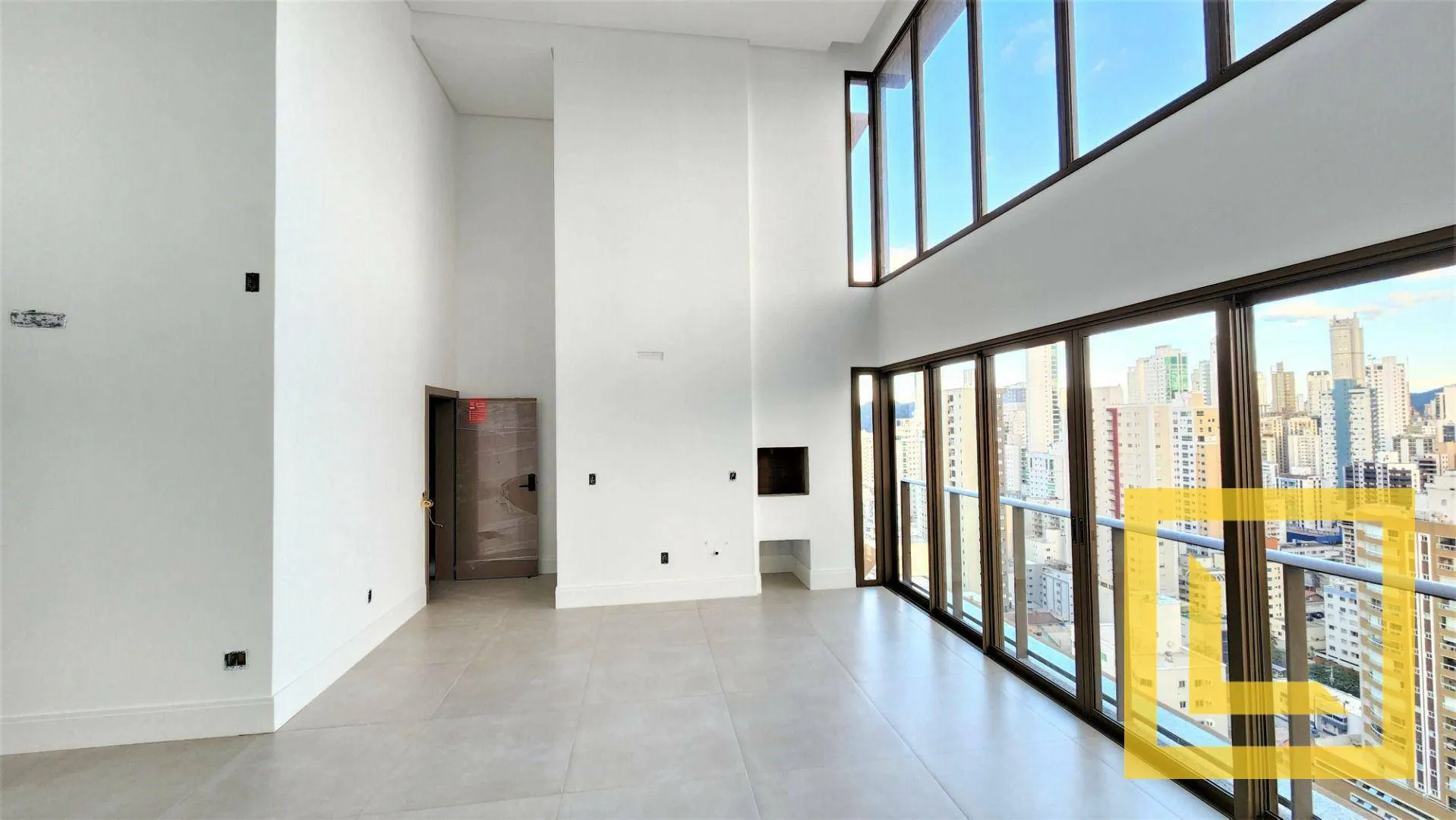 Apartamento Duplex com 5 Suítes à venda, 238 m por R$ 5.950.000 - Centro - Balneário Camboriú/SC — foto 4