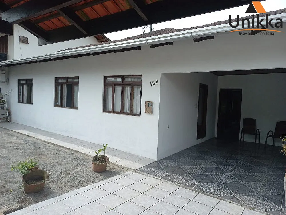 Venda ampla residencia em Blumenau - foto 1