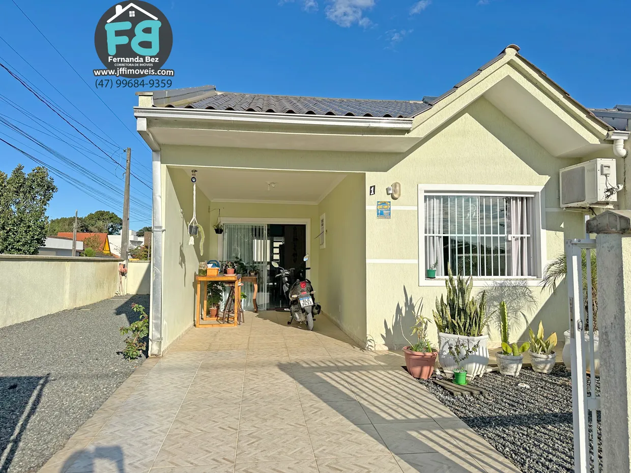 Geminado de esquina na Praia de Ubatuba - foto 1