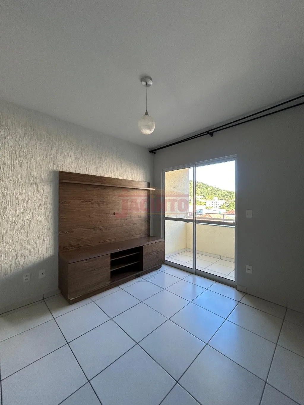 Apartamento semi mobiliado com 2 dormitórios no Bairro Itoupavazinha. — foto 4