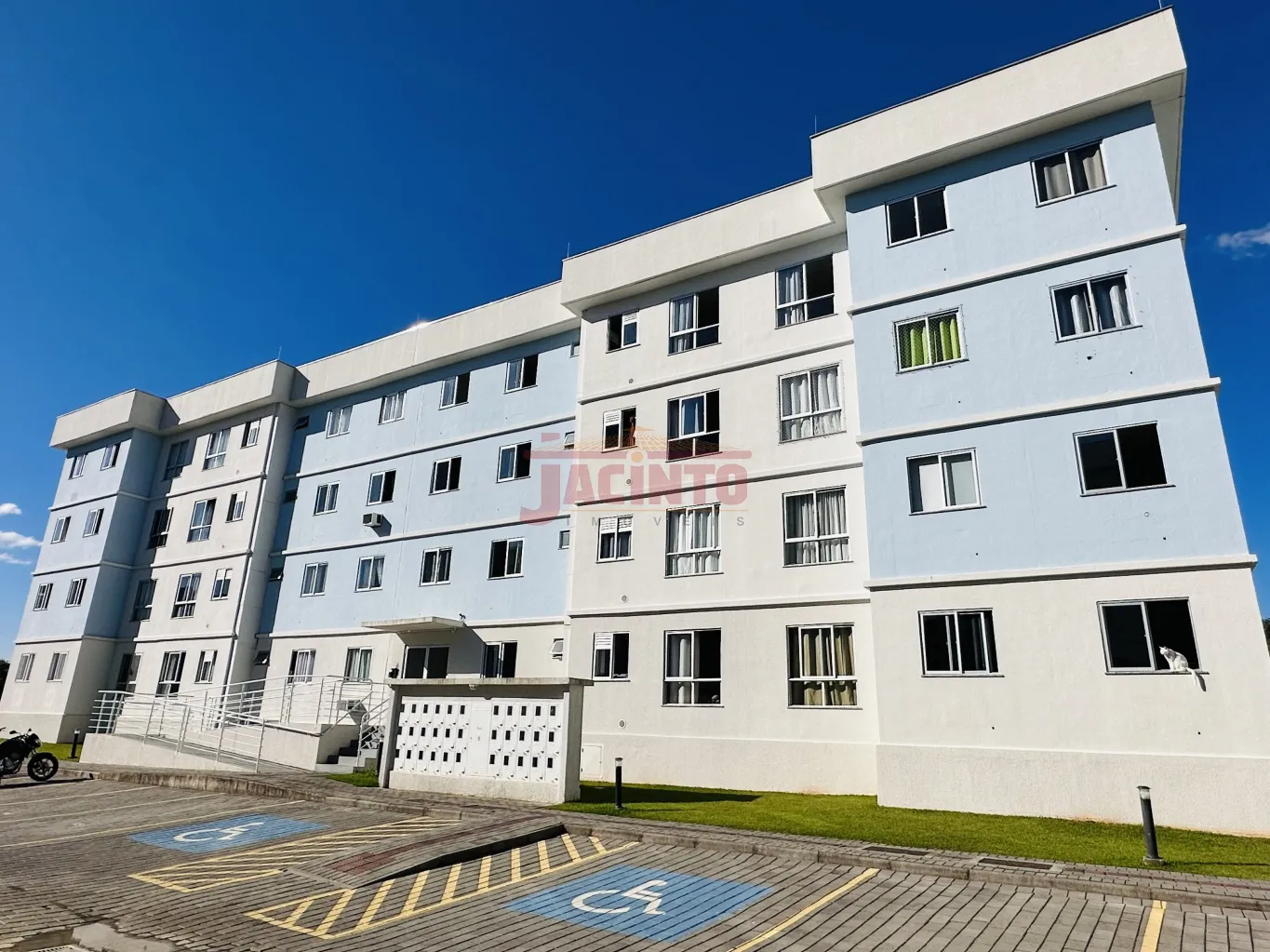 Apartamento com 2 quartos no bairro Água Verde. — foto 2