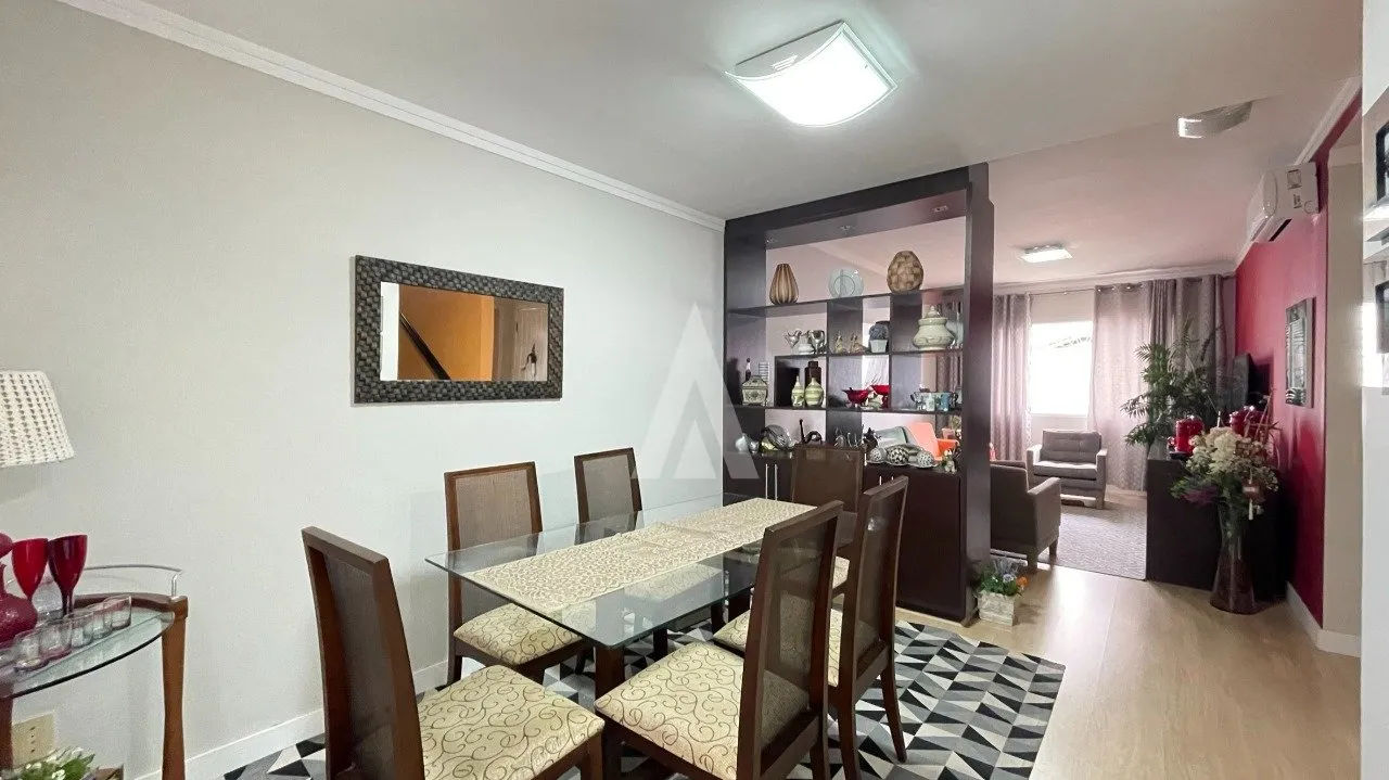 Casa em Condomínio com 1 suíte(s) mais 2 quarto(s) à venda no bairro Anita Garibaldi em Joinville, por R$ 730.000.00. — foto 4
