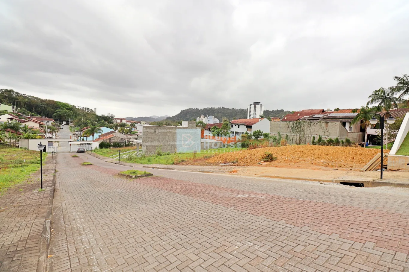 Amplo terreno em condomínio fechado no bairro Água Verde! — foto 2