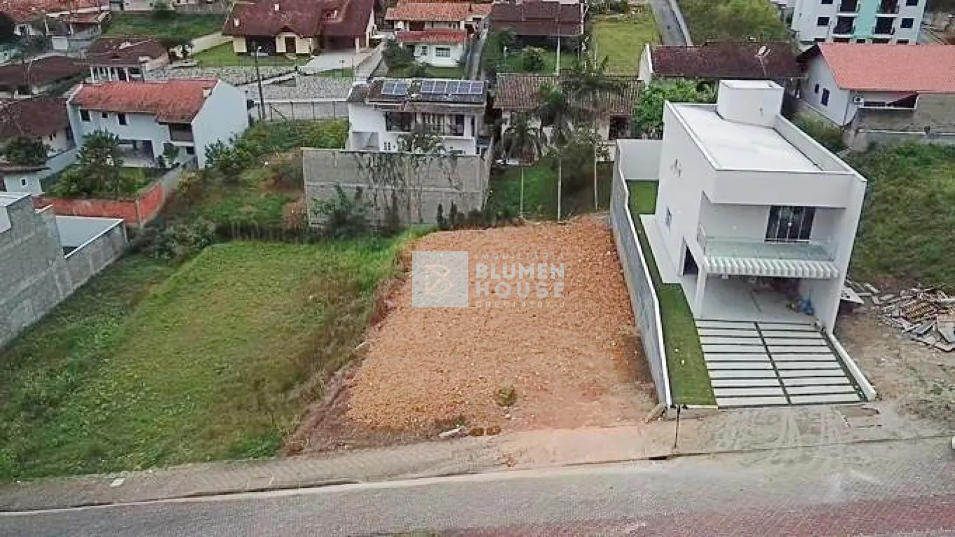Amplo terreno em condomínio fechado no bairro Água Verde! — foto 3