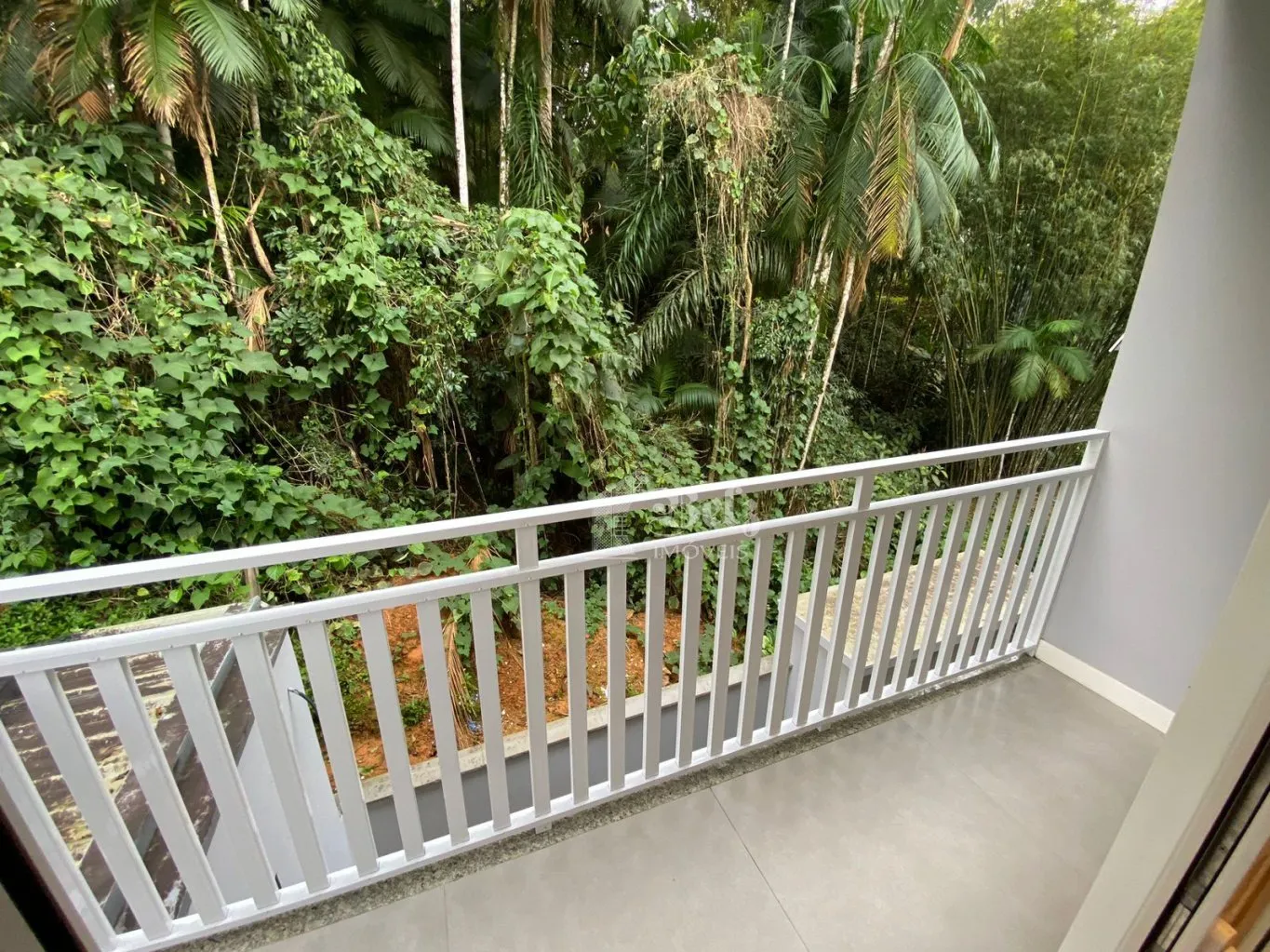 VENDE-SE CASA DE ALTO PADRÃO NO CENTRO DE POMERODE — foto 2