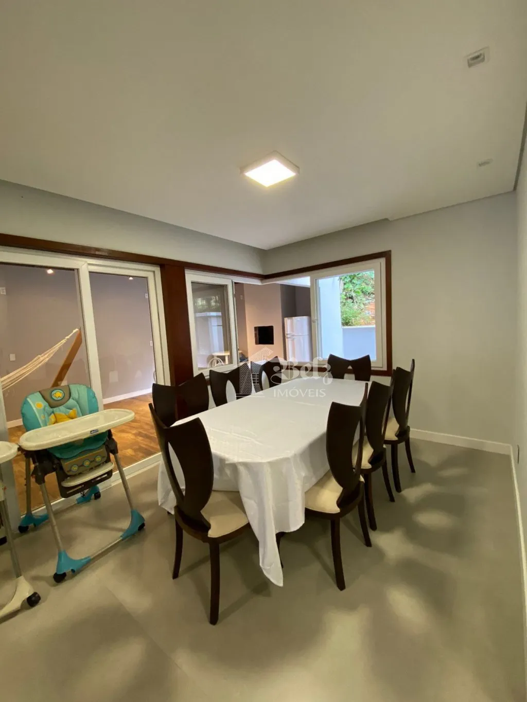 VENDE-SE CASA DE ALTO PADRÃO NO CENTRO DE POMERODE — foto 6