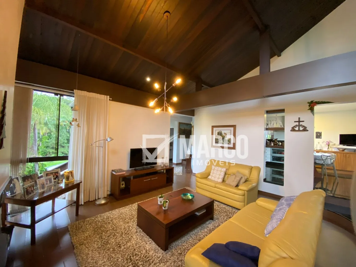 Mansão de Luxo com Majestoso Jardim em Terreno de 5.400 m — foto 3