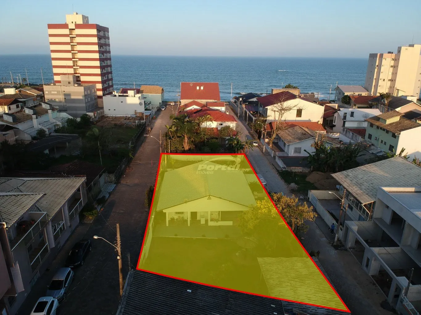Terreno de 600m2 a 100 metros da praia, no Centro de Barra Velha! - foto 1