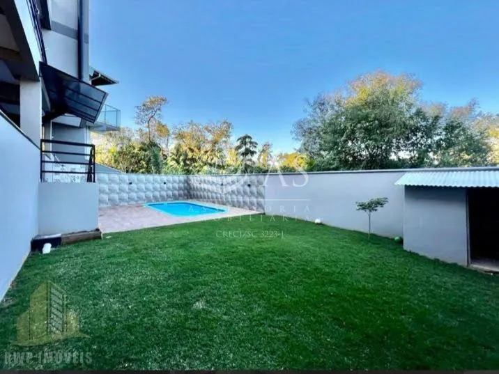 Casa · à venda · 3 quartos · 252m² · Água Verde, Blumenau