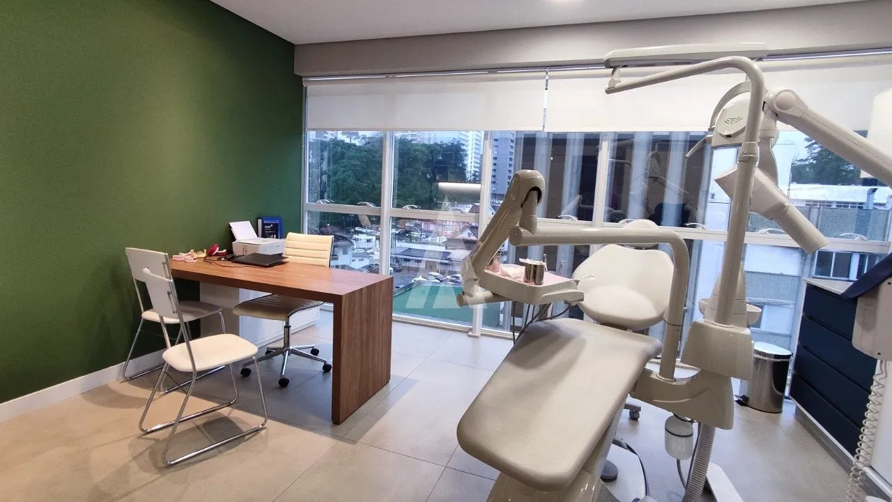 Sala Comercial à venda no bairro América em Joinville, por R$ 363.000.00. - foto 1