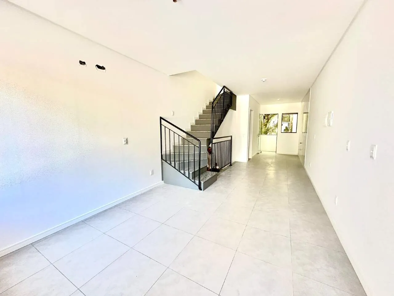Sobrado Exclusivo com Porão Espaçoso no Água Verde — foto 3