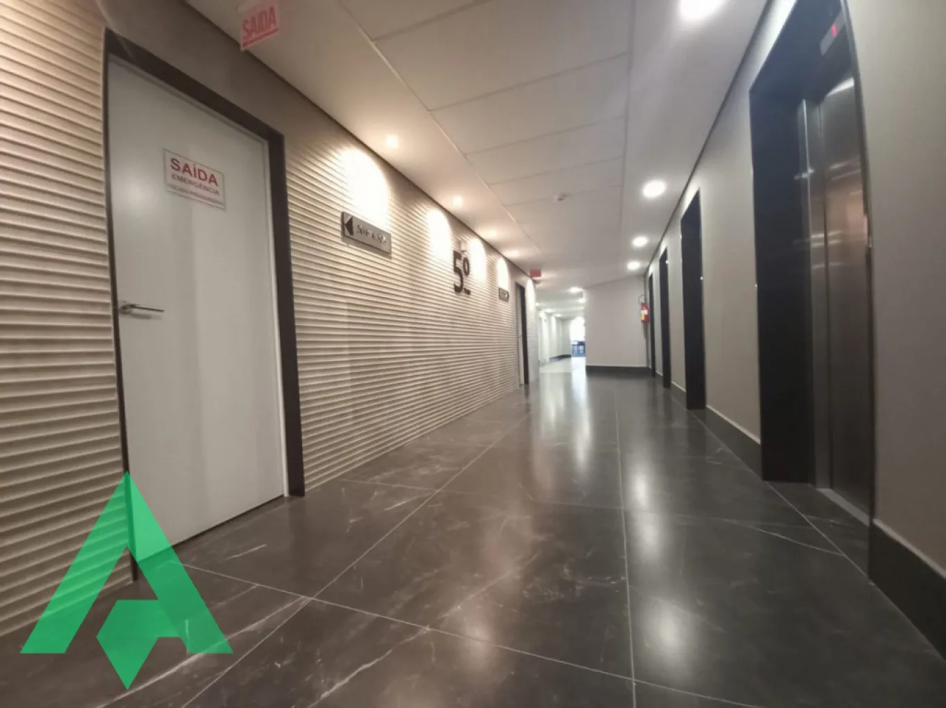 Salas Comerciais de 326,10m para locação por R$ 18.000,00 - Bairro Centro - Blumenau/SC — foto 5