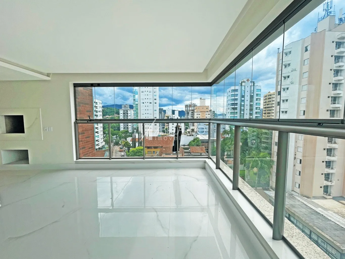 APARTAMENTO DE ALTO PADRÃO COM TRÊS SUÍTES NO BAIRRO VICTOR KONDER, EM BLUMENAU — foto 4