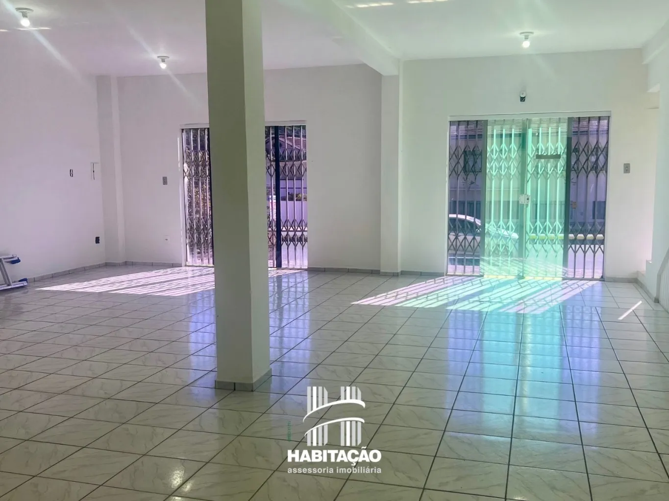 Prédio Comercial com 02 Pavimentos na Ponta Aguda — foto 2