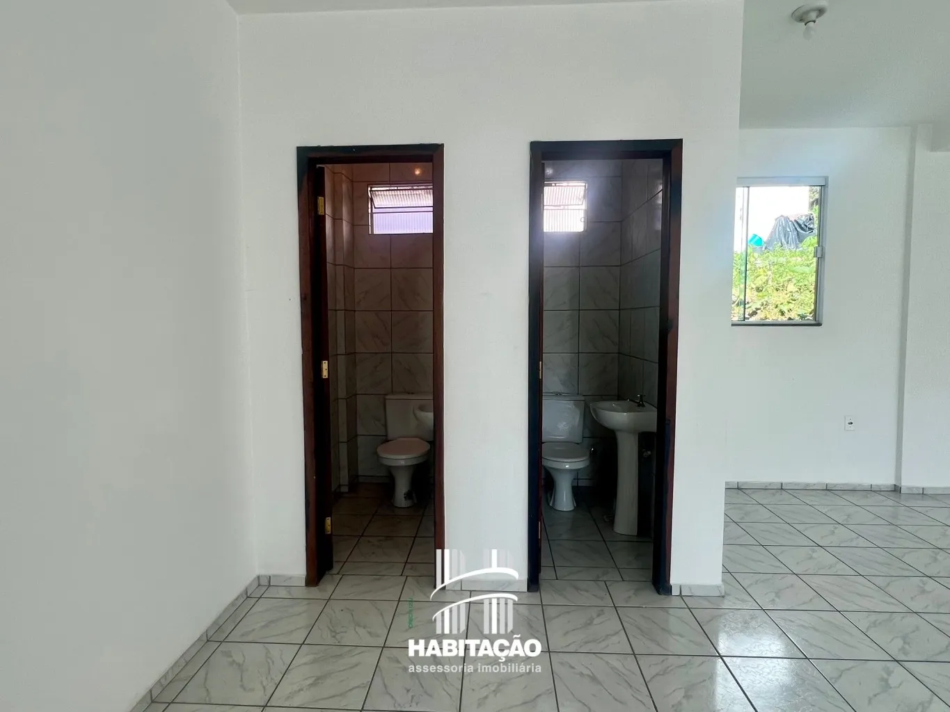 Prédio Comercial com 02 Pavimentos na Ponta Aguda — foto 4