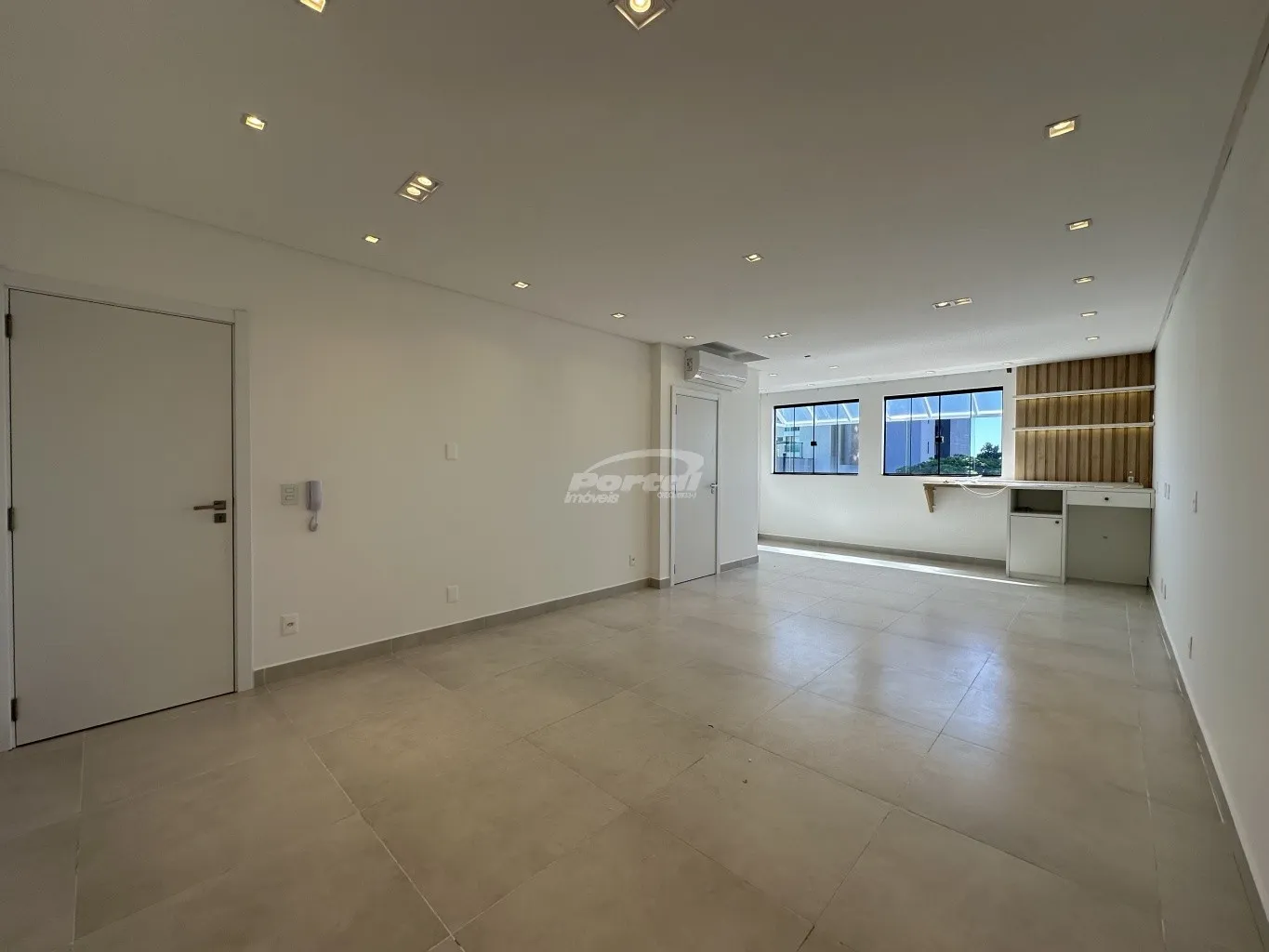 Sala comercial piso superior com 44m na Av. Emanoel Pinto próximo a Prefeitura no bairro Centro em Balneário Piçarras/SC (Cód. 17154) — foto 4