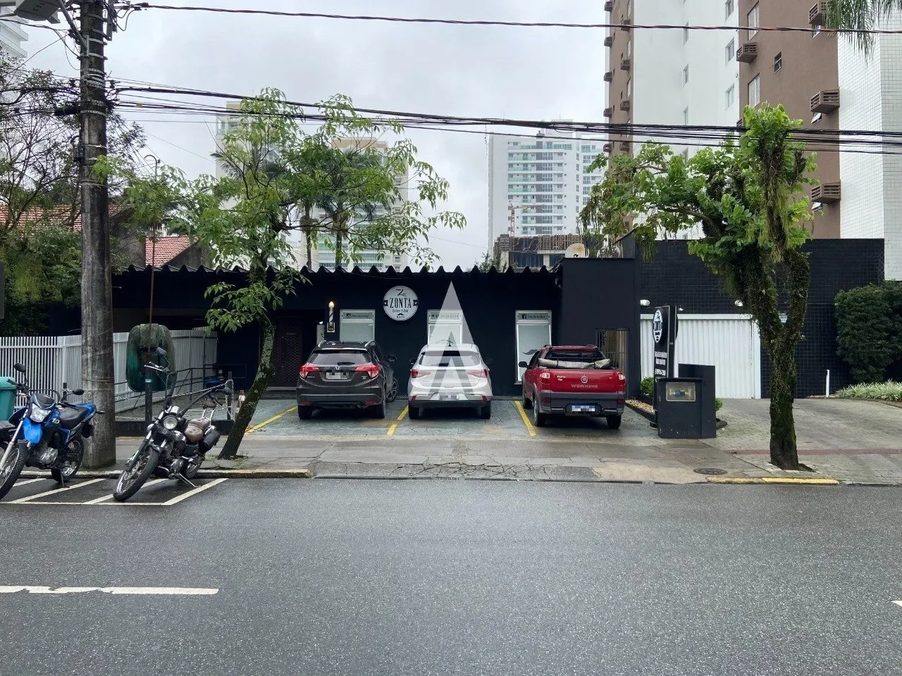 Casa Comercial à venda no bairro Centro em Joinville, por R$ 1.900.000.00. — foto 2
