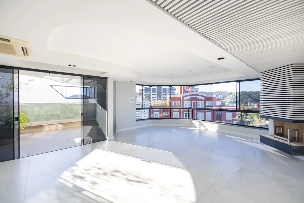 Linda cobertura duplex localizada no Jardim Blumenau,na Alameda mais charmosa de Blumenau. — foto 2