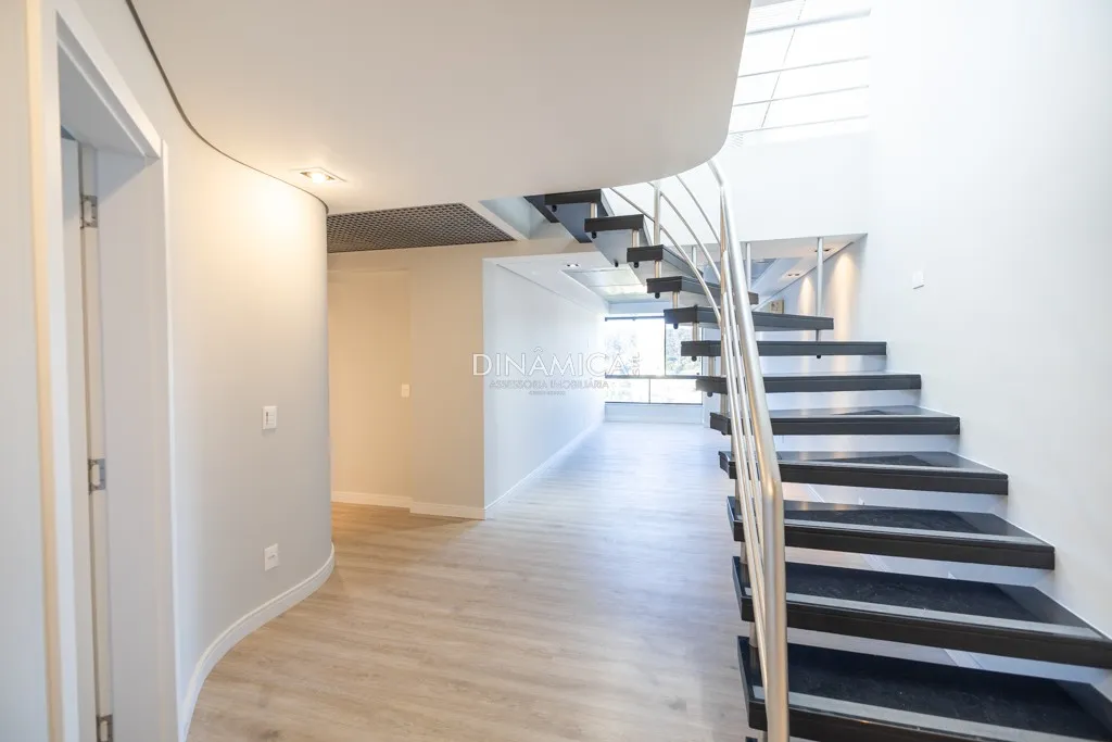 Linda cobertura duplex localizada no Jardim Blumenau,na Alameda mais charmosa de Blumenau. — foto 6