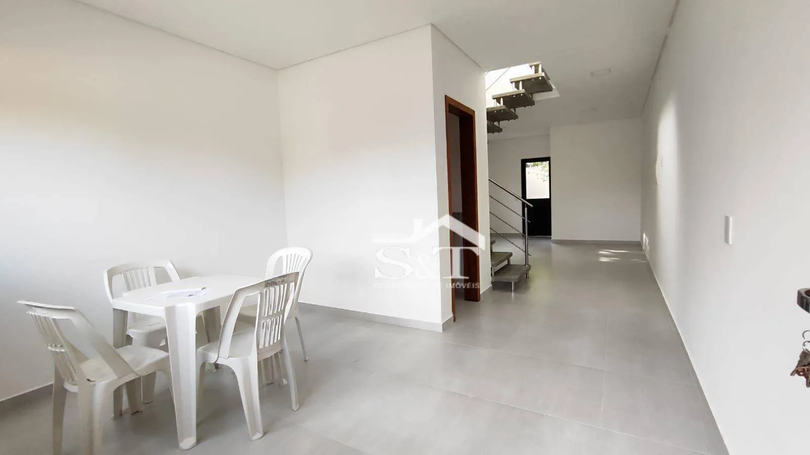 Sobrado Novo em Localização Privilegiada - Pronto para Morar com Acabamentos de Alto Padrão! — foto 5