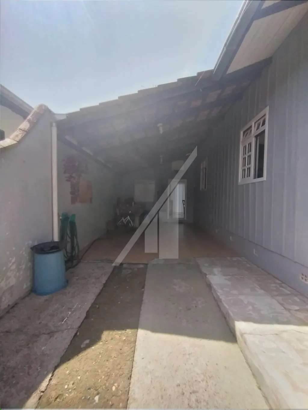 - ABELARDO IMÓVEIS - Terreno plano com casa mista no bairro Água Verde. Excelente localizaçao. Ideal para construir sobrados ou moradia unifamiliar. Livre de enchentes e catástrofes naturais. — foto 2