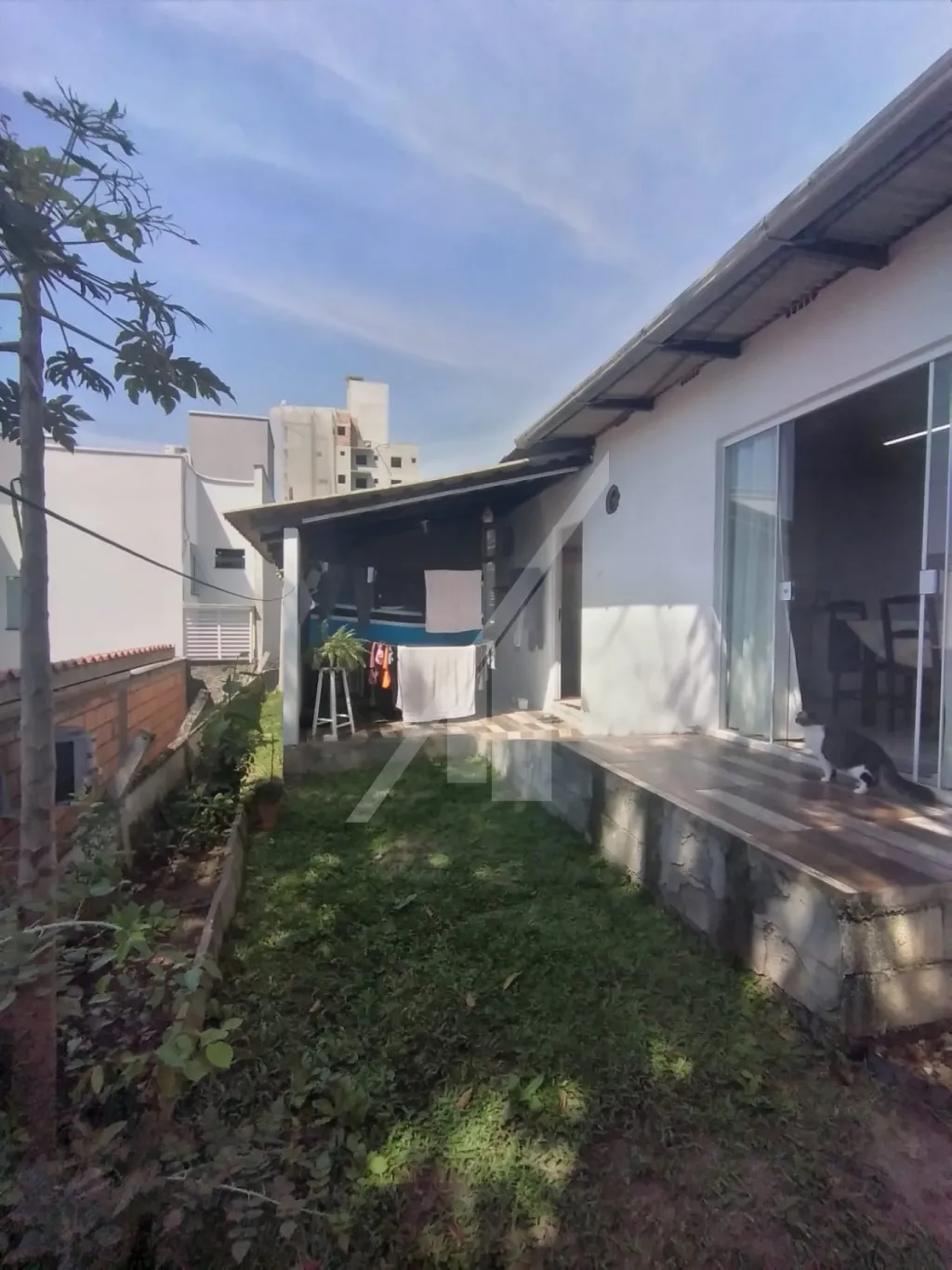- ABELARDO IMÓVEIS - Terreno plano com casa mista no bairro Água Verde. Excelente localizaçao. Ideal para construir sobrados ou moradia unifamiliar. Livre de enchentes e catástrofes naturais. — foto 5