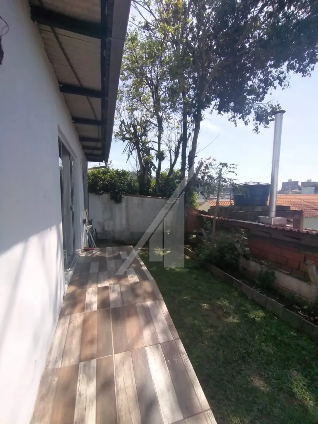 - ABELARDO IMÓVEIS - Terreno plano com casa mista no bairro Água Verde. Excelente localizaçao. Ideal para construir sobrados ou moradia unifamiliar. Livre de enchentes e catástrofes naturais. — foto 6