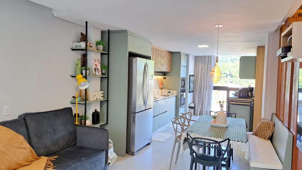 Sobrado Geminado com 2 suíte(s) à venda no bairro BOA VISTA em JOINVILLE, por R$ 670.000.00. - foto 1