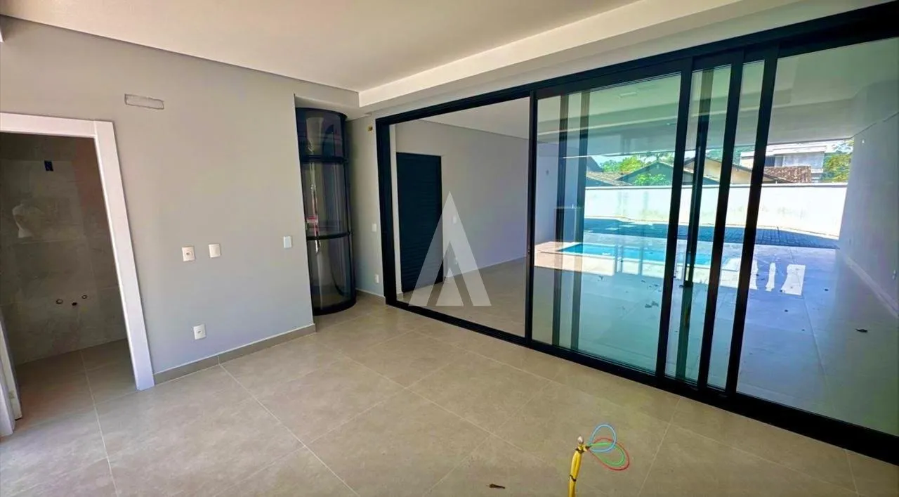 Casa em Condomínio com 1 suíte(s) mais 2 quarto(s) à venda no bairro Glória em Joinville, por R$ 1.850.000.00. — foto 4