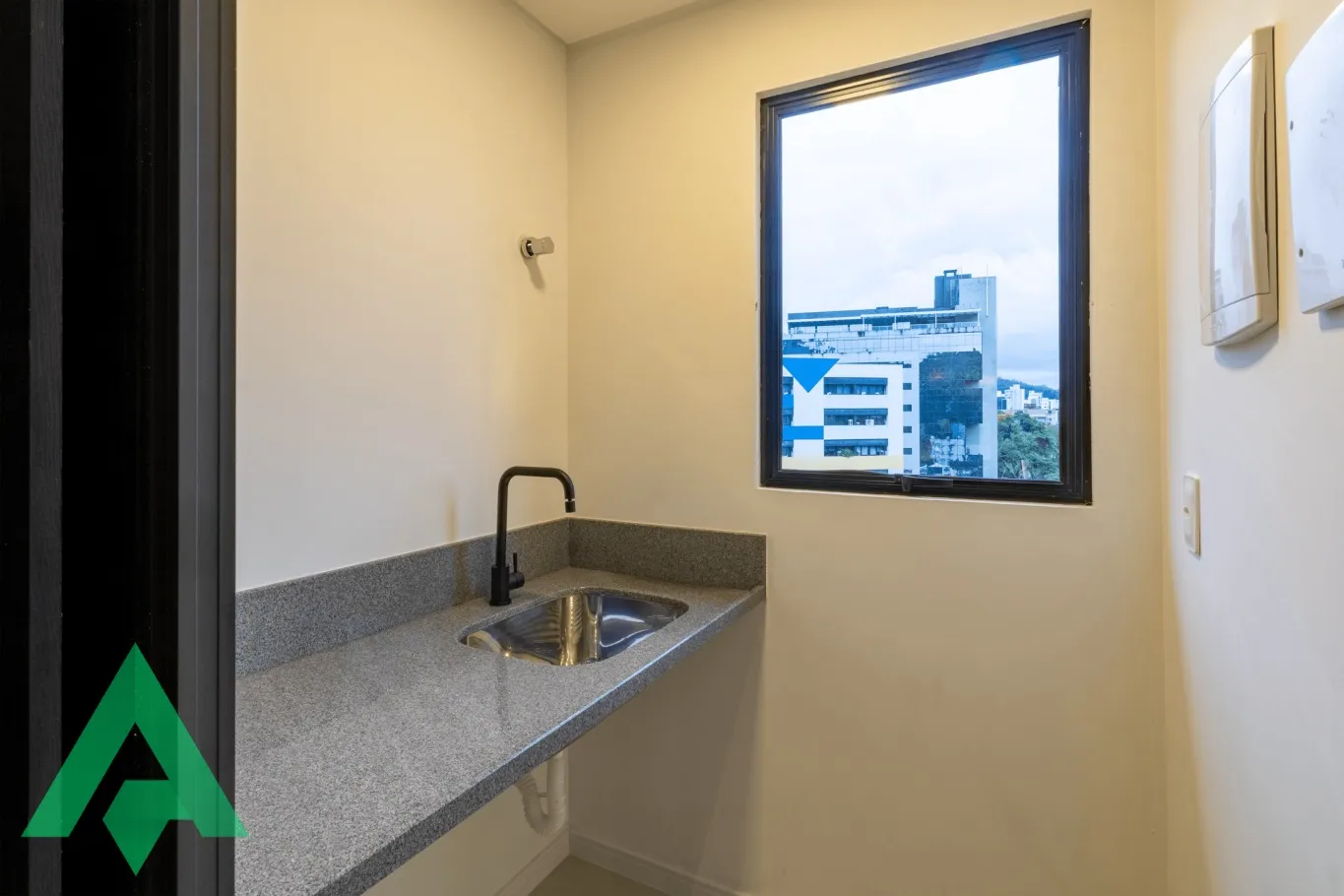 Loft semi mobiliado para locação por R$ 1.900,00 -Bairro Centro - Blumenau/SC — foto 6