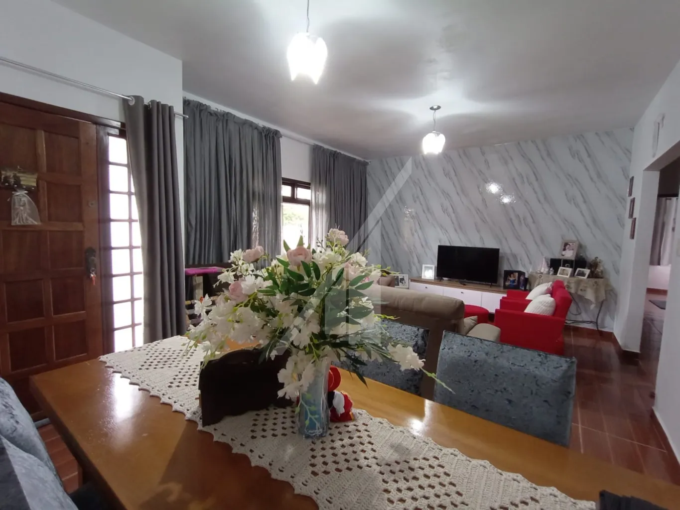 Excelente casa com aproximadamente 150m de área construída, edificada sobre amplo terreno cm 459,61m, muito bem localizada, a 5km da Vila Germanica. — foto 4