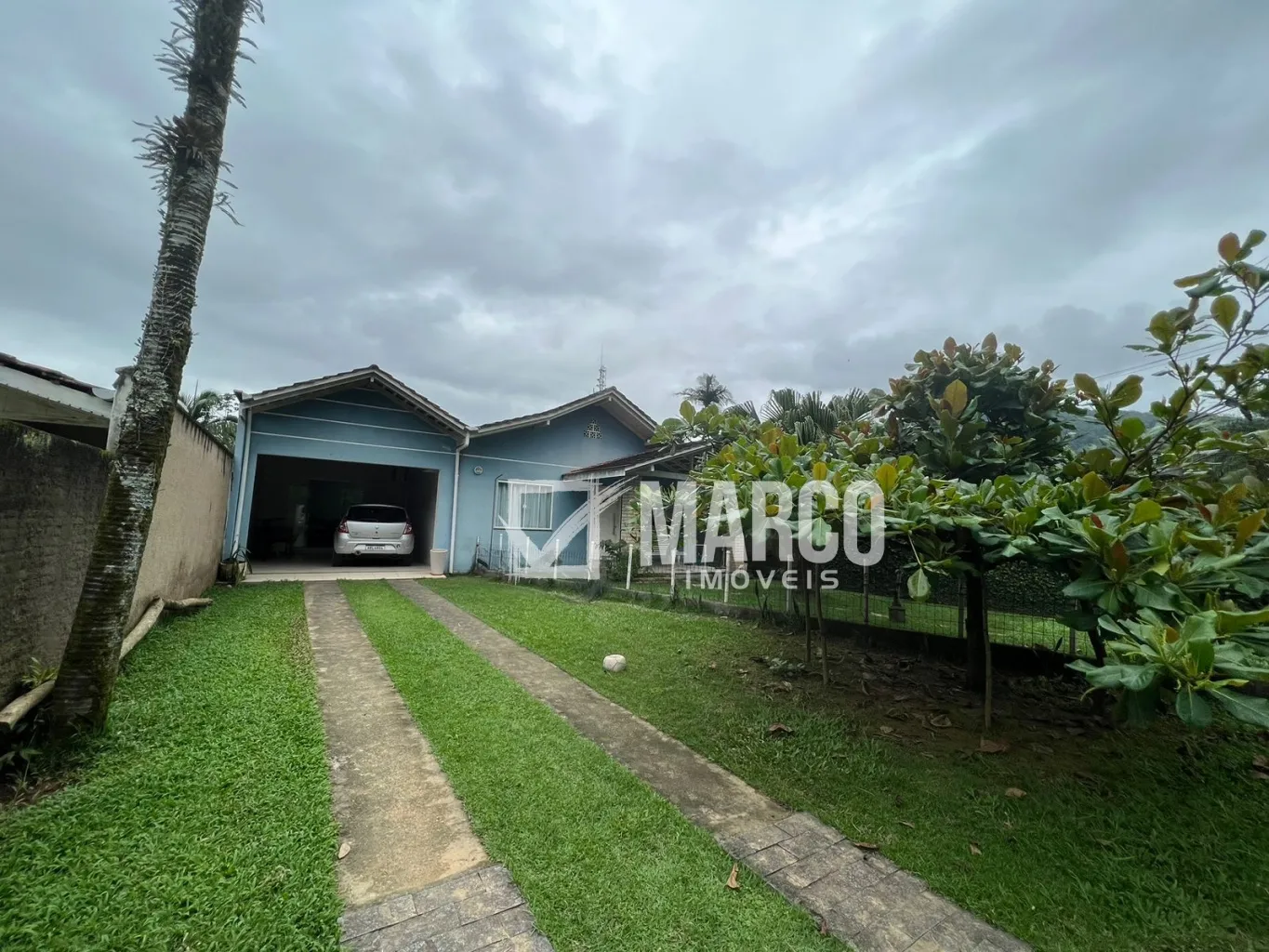 Charmosa residência com três quartos no coração de Pomerode — foto 2