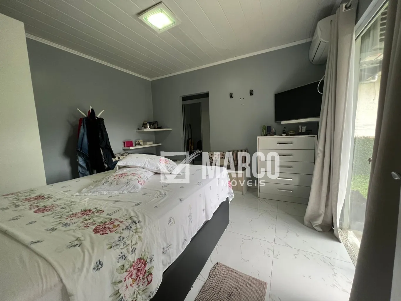 Charmosa residência com três quartos no coração de Pomerode — foto 4