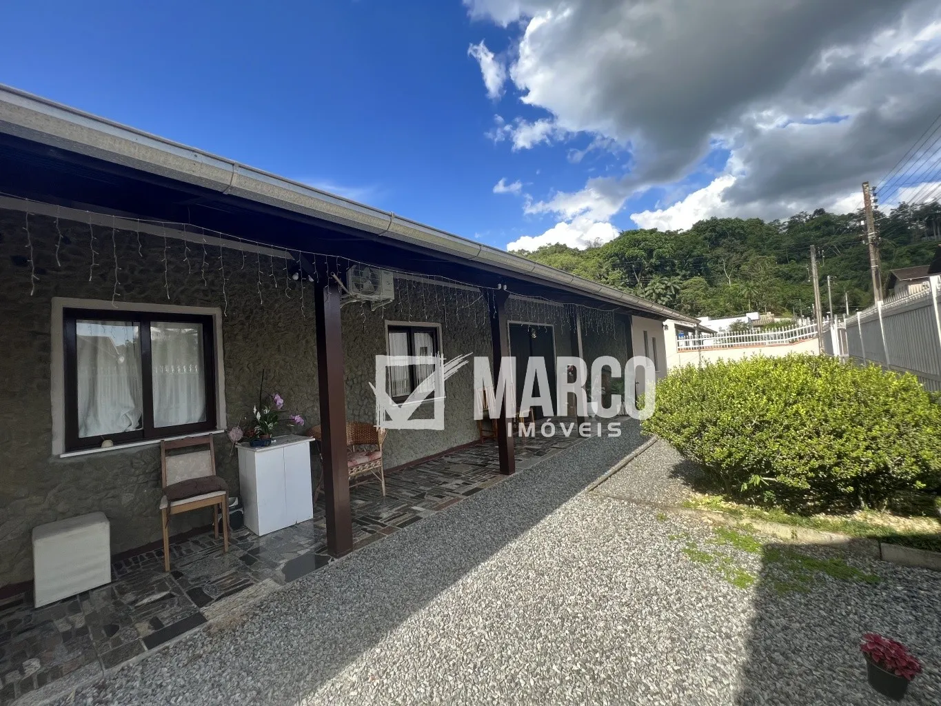 Praticidade em casa bem localizada em Pomerode - foto 1