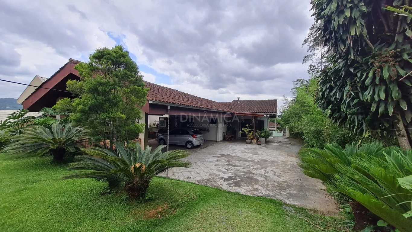 Casa mobiliada, térrea com edicula á venda no bairro Fortaleza em Blumenau! — foto 4