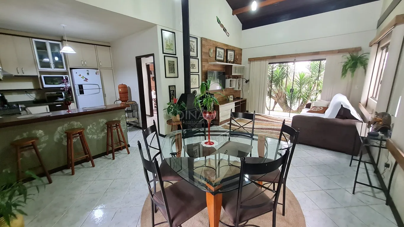 Casa mobiliada, térrea com edicula á venda no bairro Fortaleza em Blumenau! — foto 2