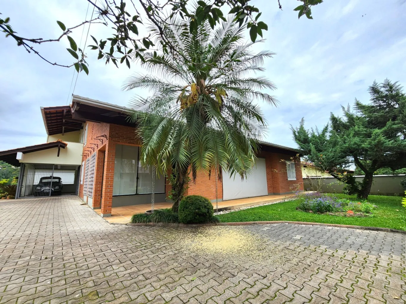 CASA COM AMPLO TERRENO - BAIRRO ITOUPAVA NORTE - foto 1