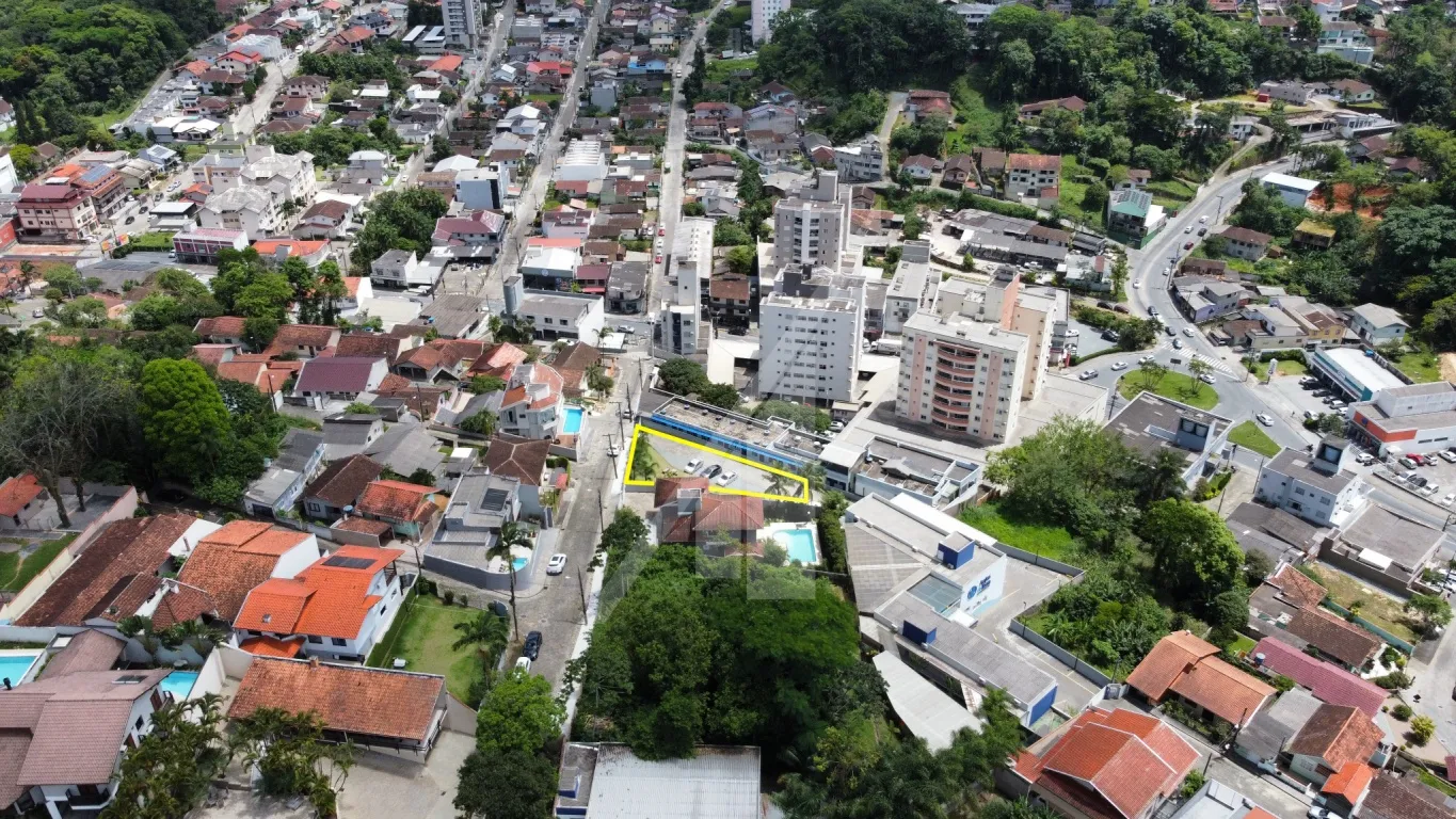 Excelente terreno com 539,98m, ZR1, pronto pra construir, venha conferir com um de nossos corretores!!! — foto 2