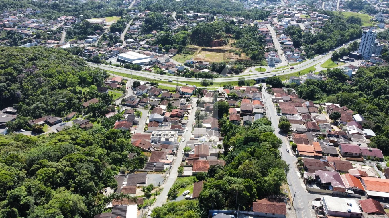 ÓTIMO TERRENO - BAIRRO FORTALEZA - Área do terreno 1.510,55m, com topografia parcialmente plana, mas com bom aproveitamento para construir sobrados. — foto 3