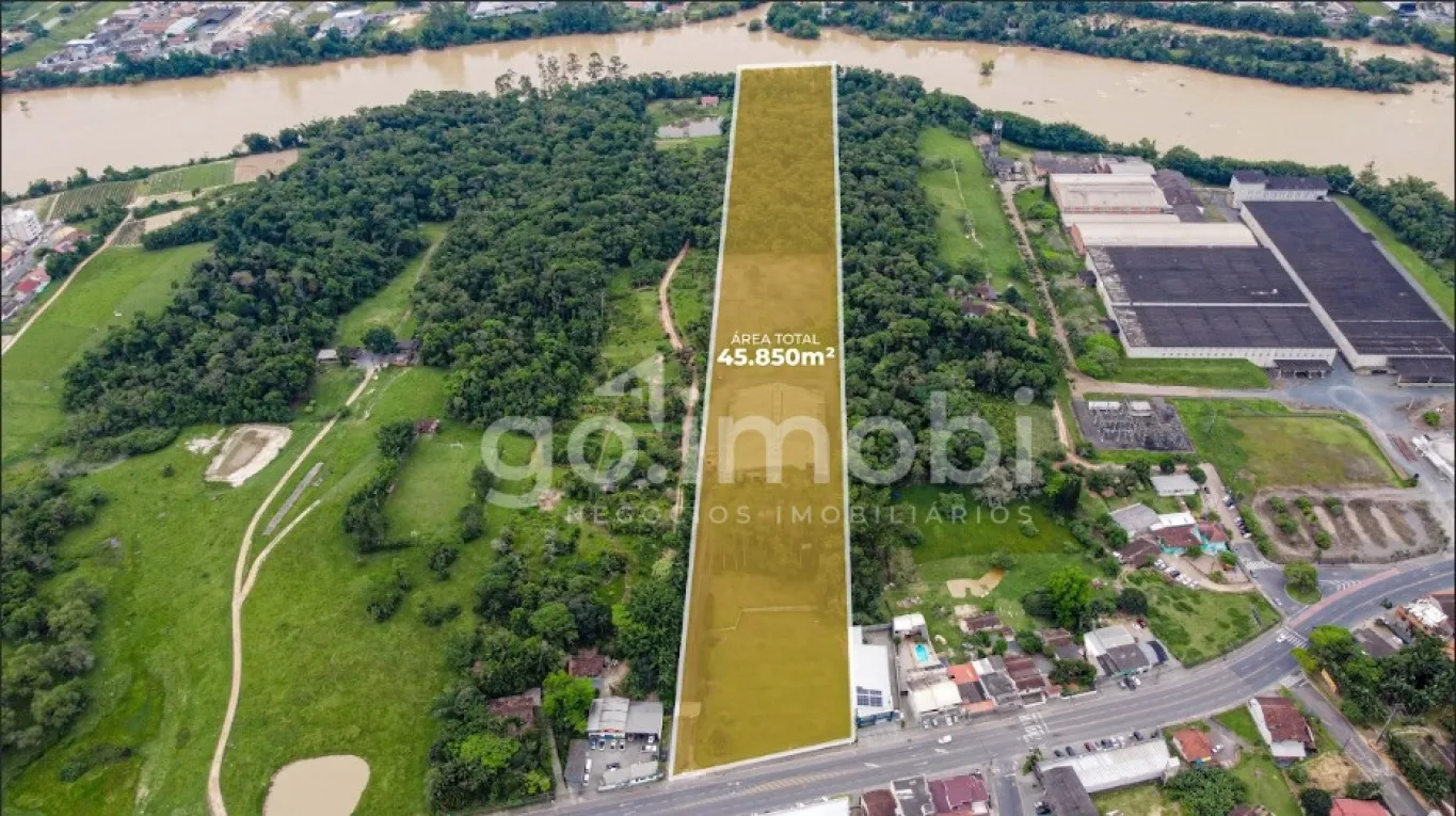 Galpão à venda, 2700m² na região do bairro Tapajós, próximo à Rua Marechal Deodoro da Fonseca, Indaial — foto 2