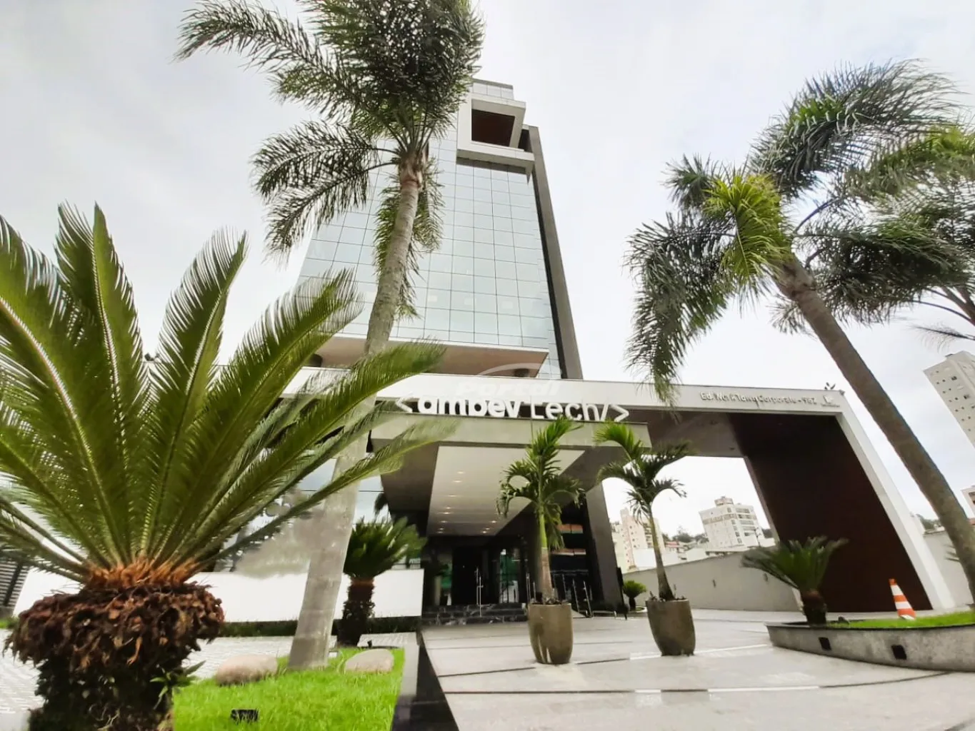 Excelente loja na Vila Nova em Blumenau com área de 621m - foto 1