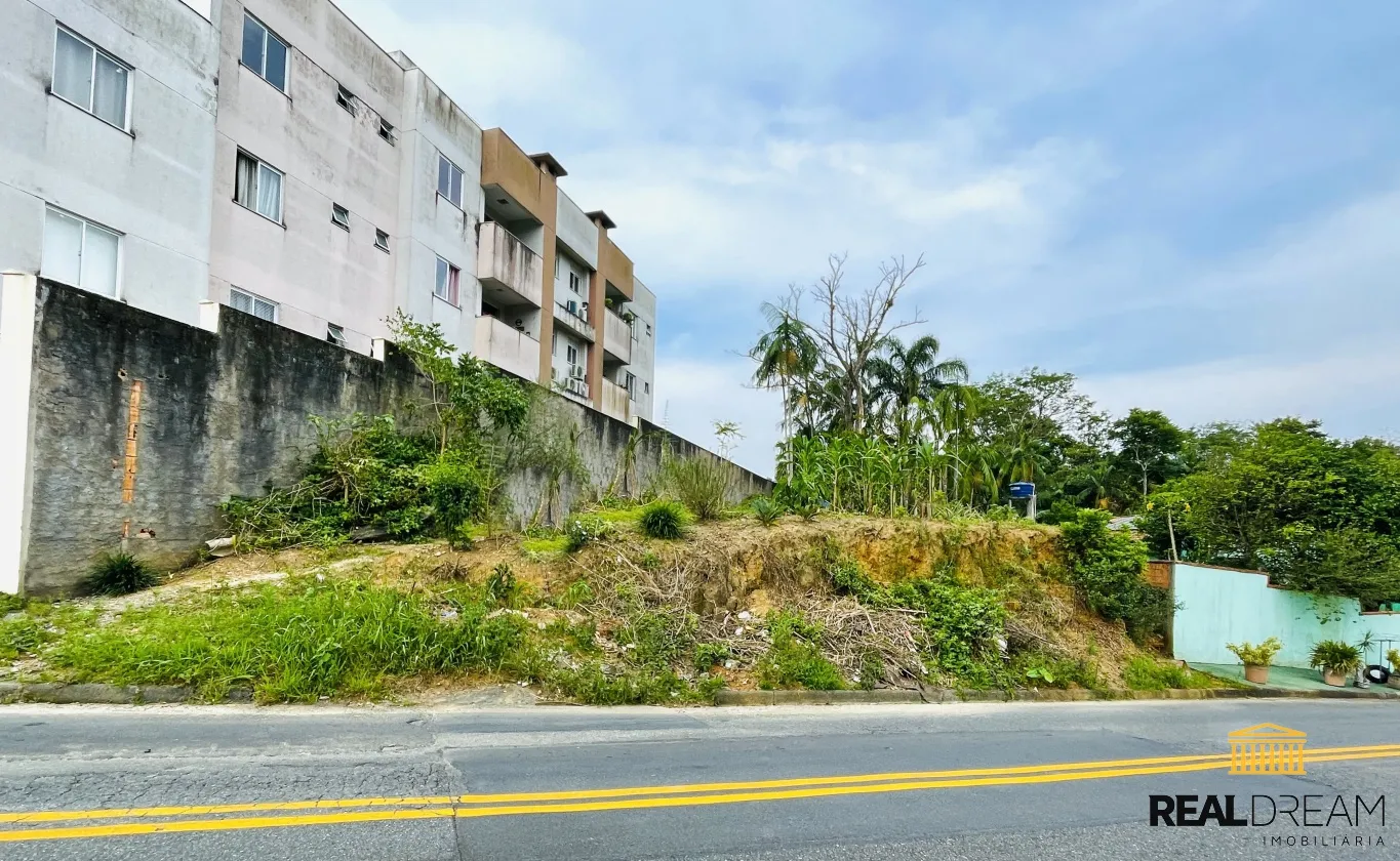 Terreno ZR1 com 694,55m no bairro Salto Weissbach — foto 2