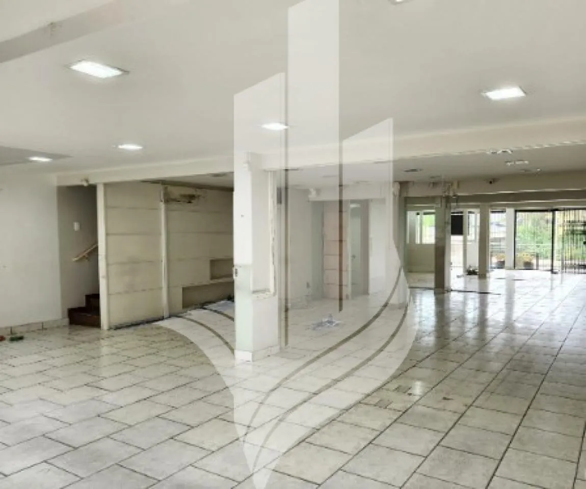 Loja no centro de Blumenau, localizada próximo a Igreja Matriz, na Rua XV. — foto 4