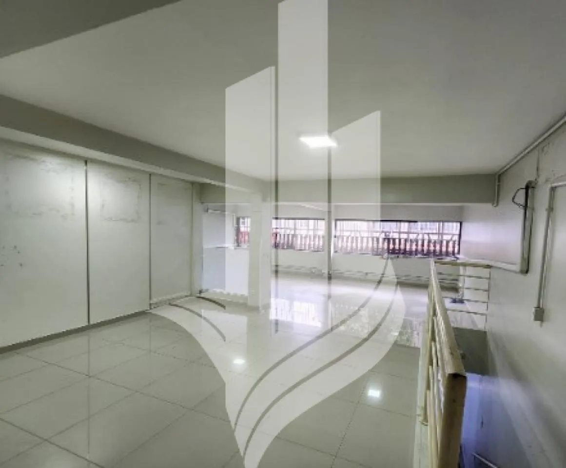 Loja no centro de Blumenau, localizada próximo a Igreja Matriz, na Rua XV. — foto 7